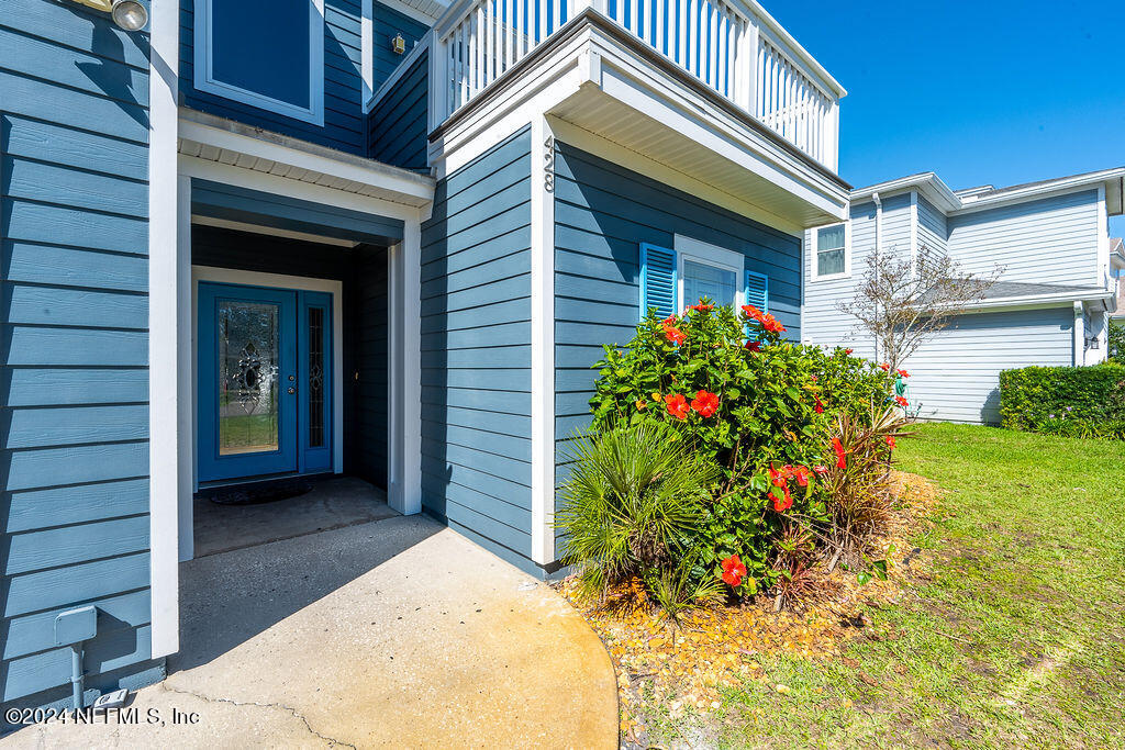 428 DAVIS Street