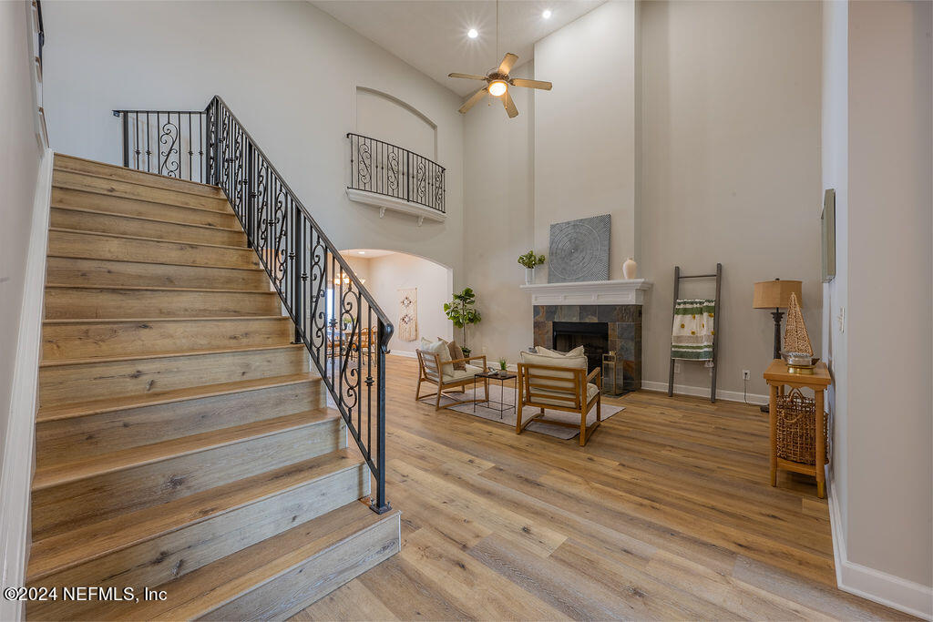 428 DAVIS Street