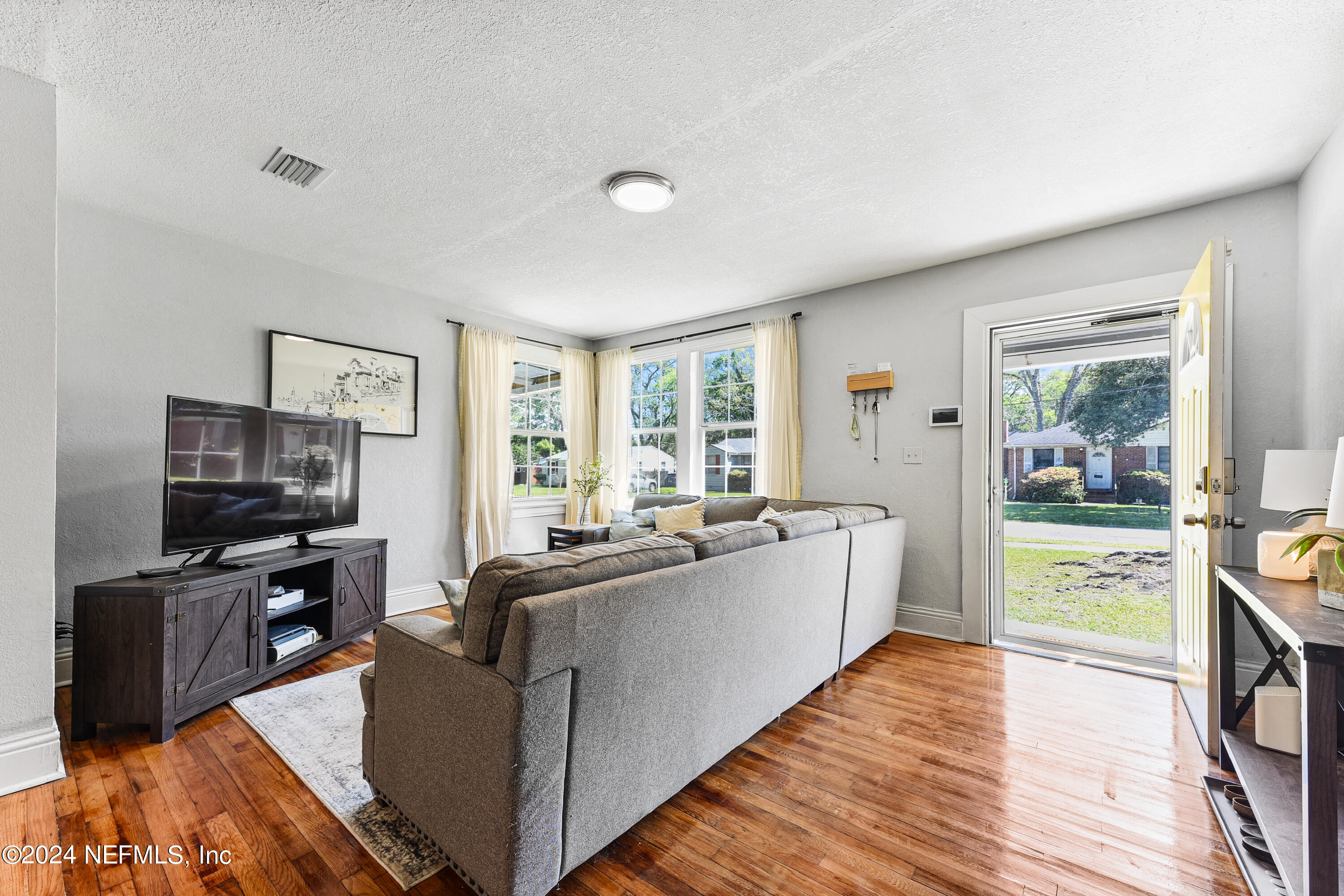 5065 ATTLEBORO Street