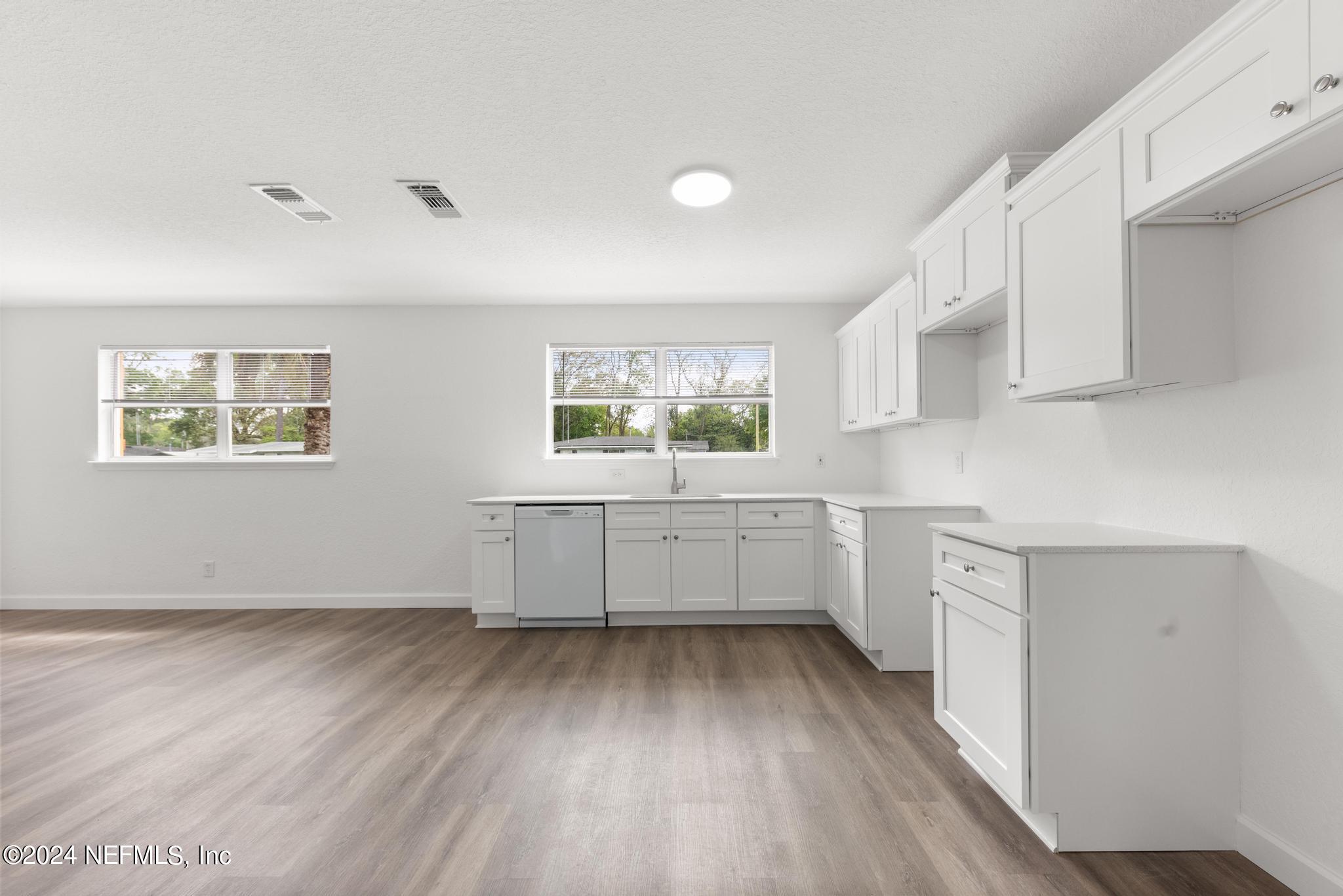 6777 MISS MUFFET Lane N