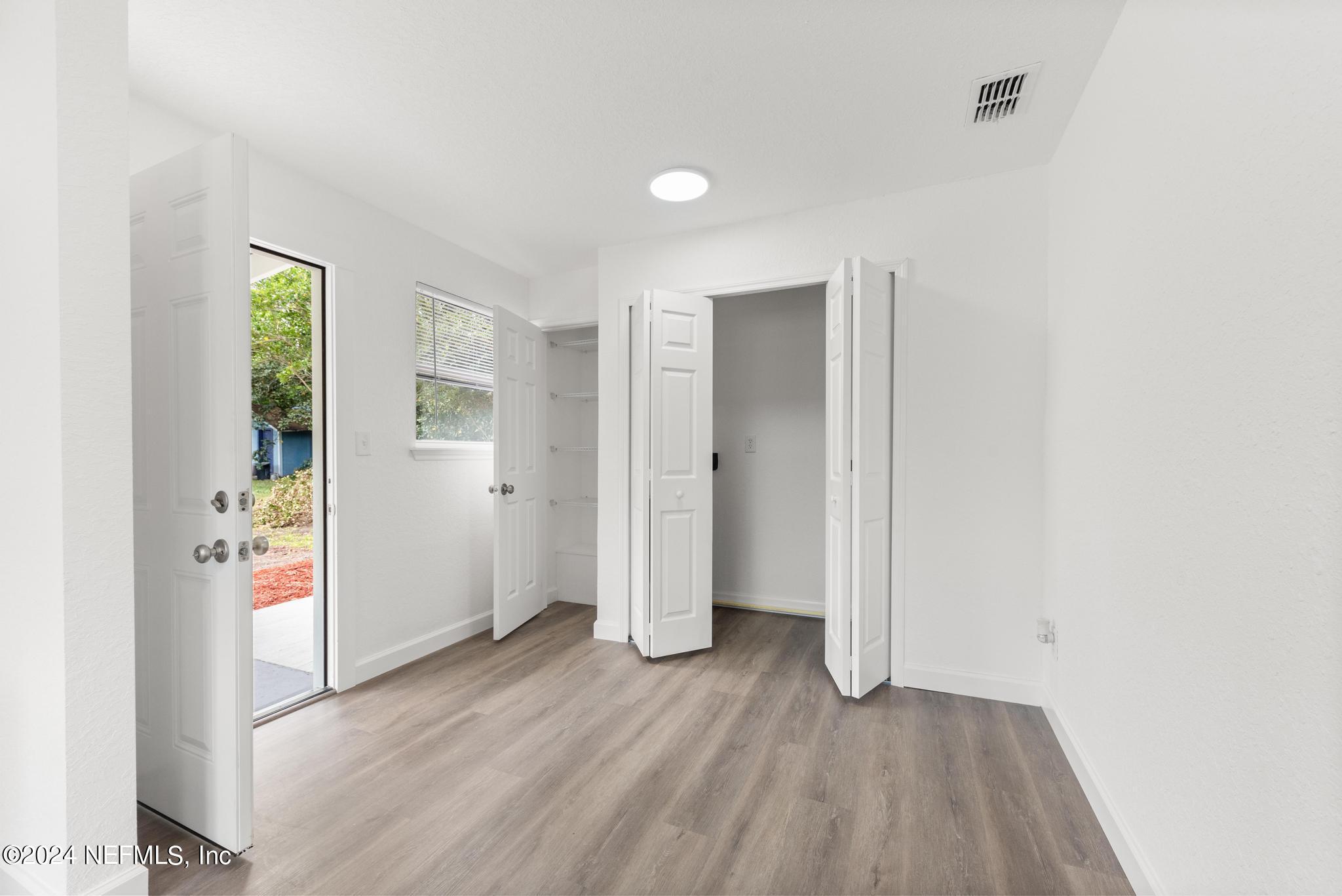 6777 MISS MUFFET Lane N