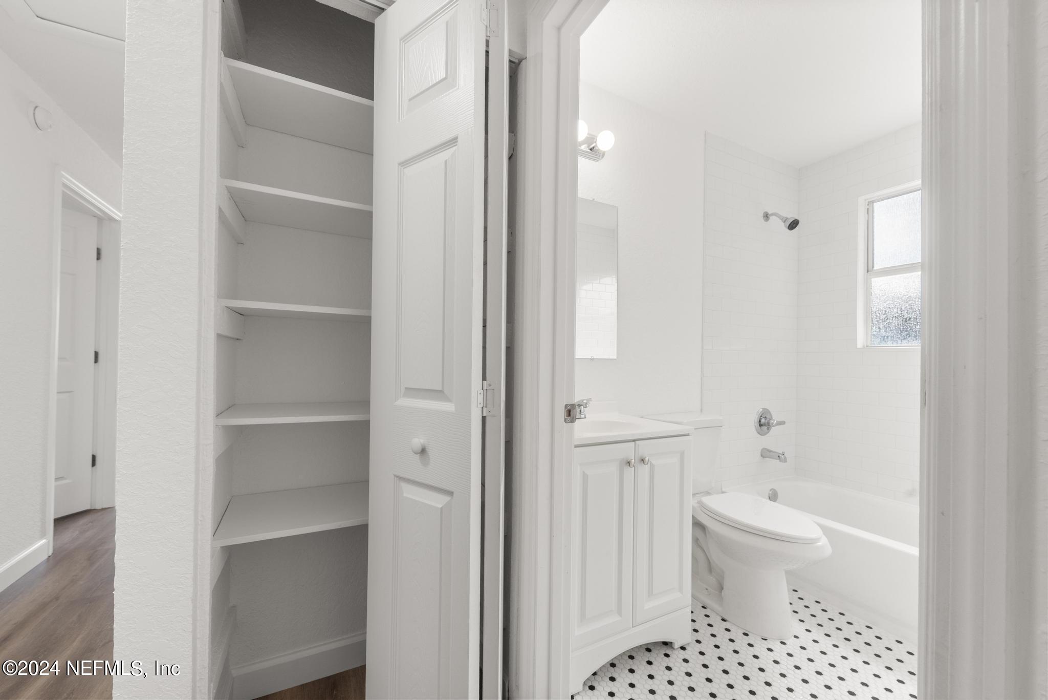 6777 MISS MUFFET Lane N