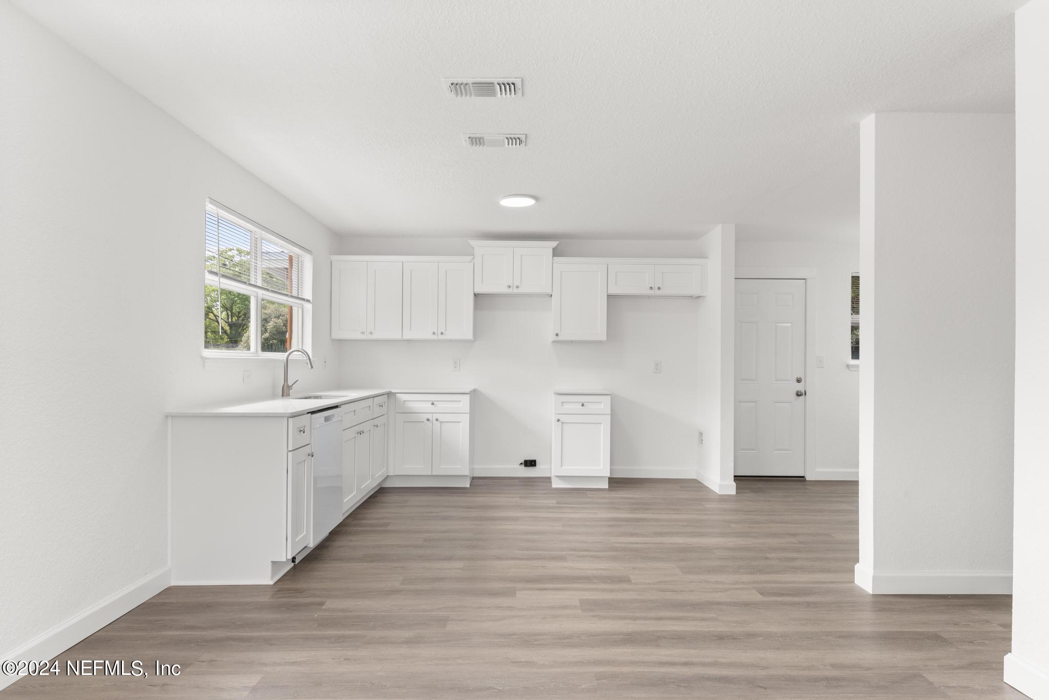 6777 MISS MUFFET Lane N