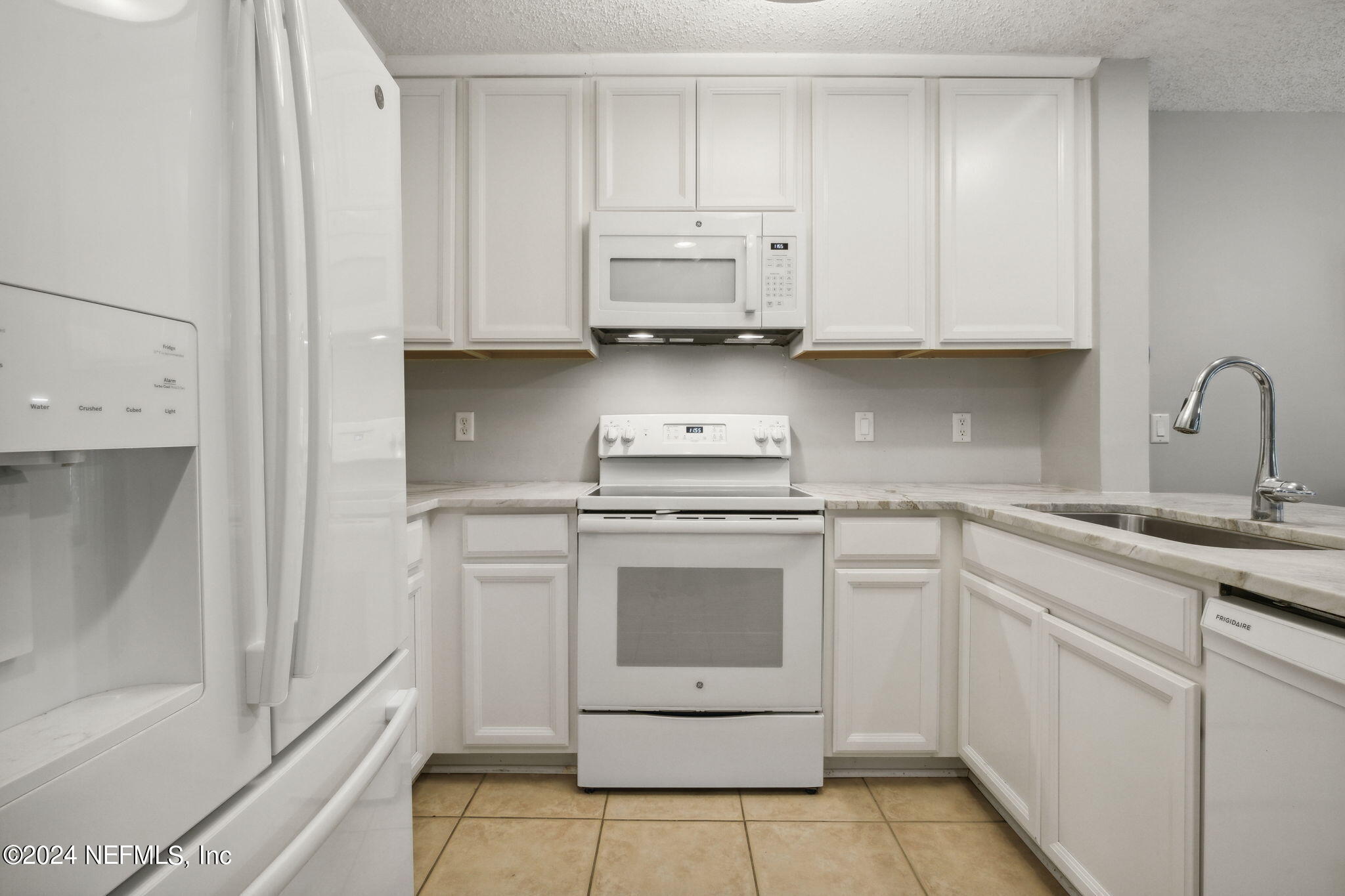 1536 SAND DOLLAR Circle