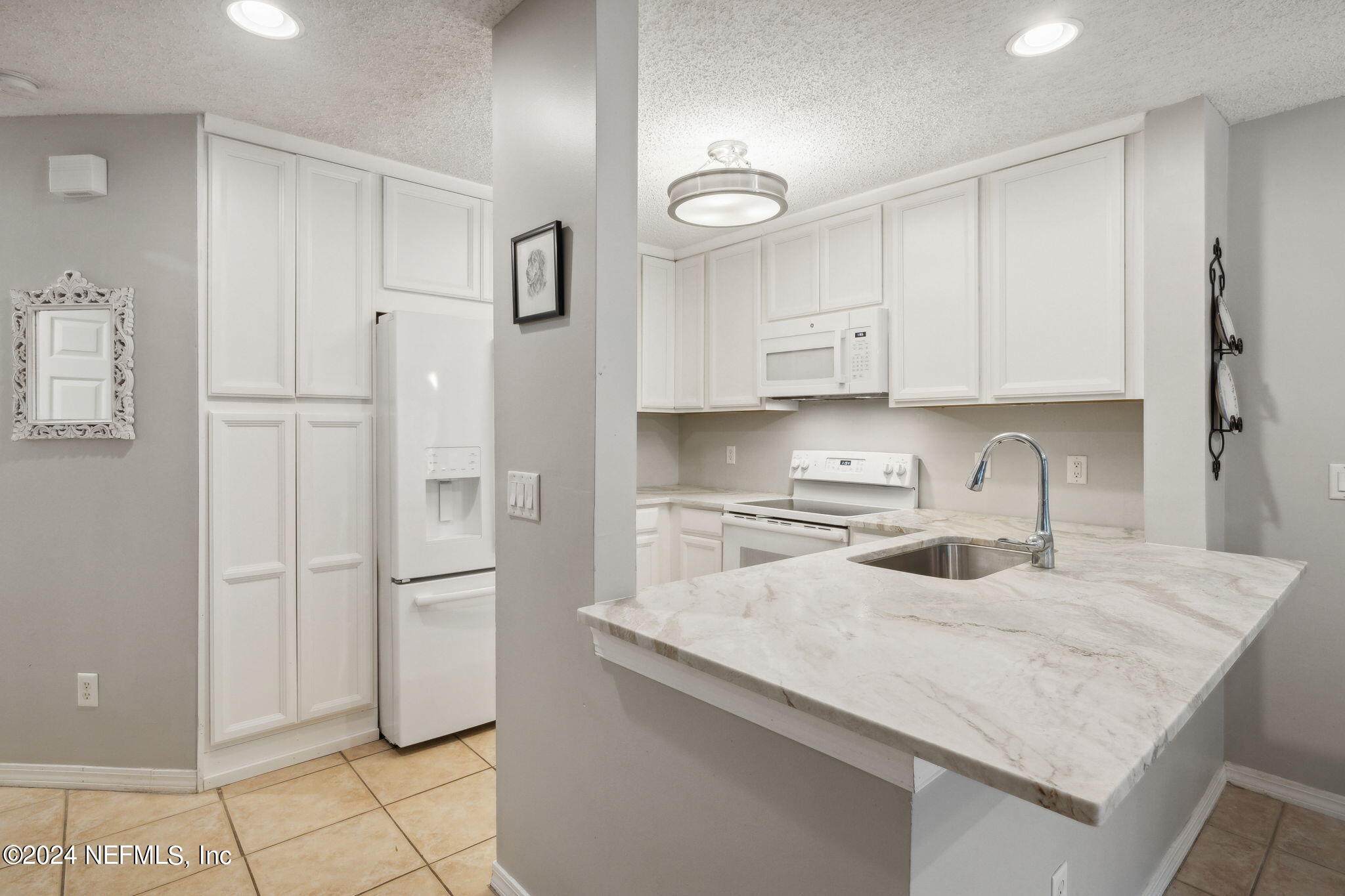 1536 SAND DOLLAR Circle