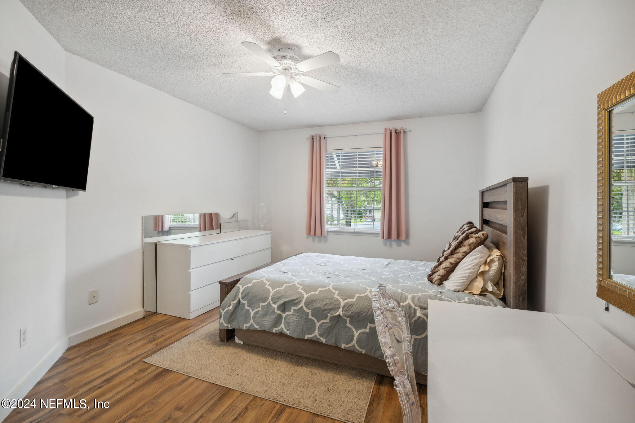 1536 SAND DOLLAR Circle