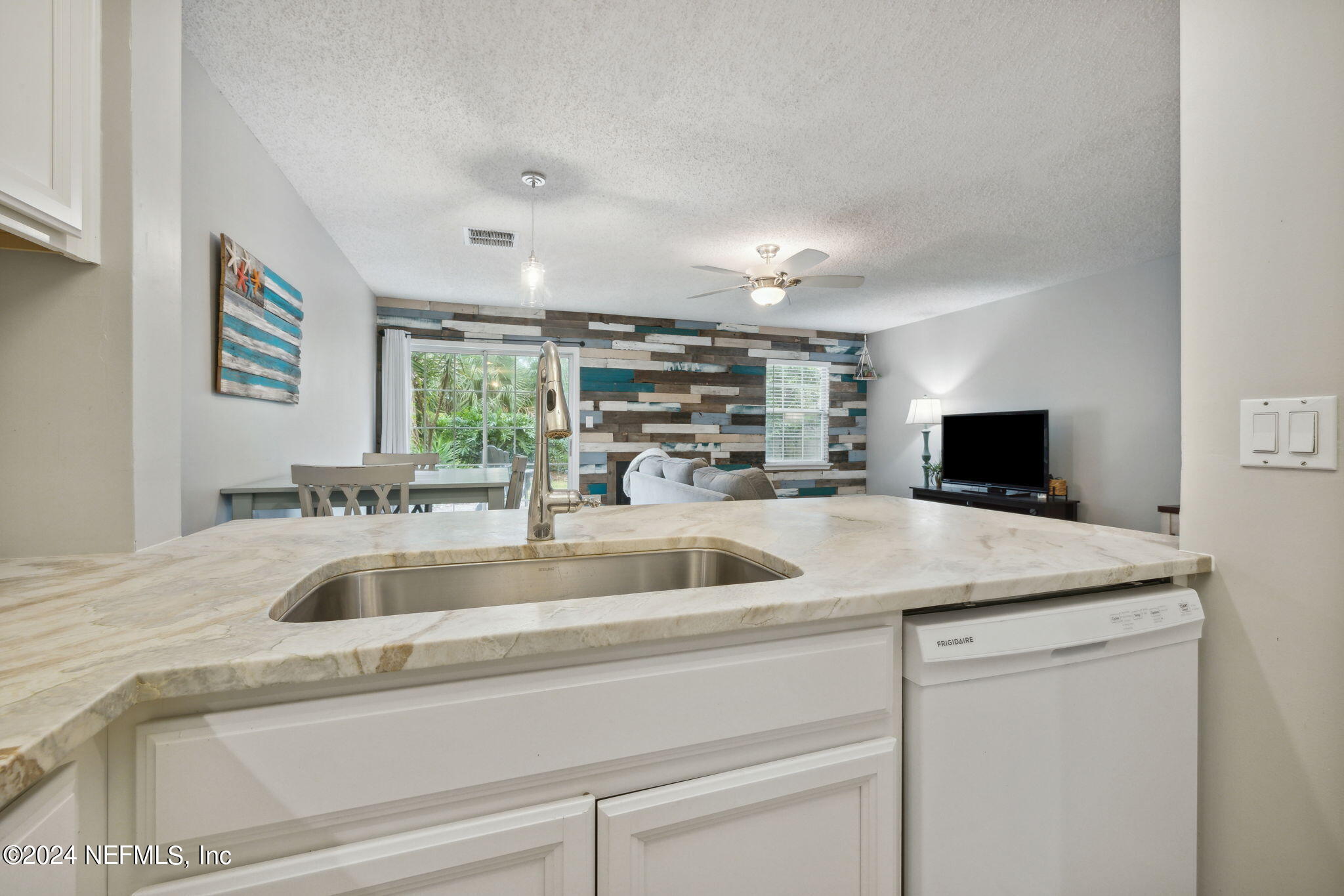 1536 SAND DOLLAR Circle
