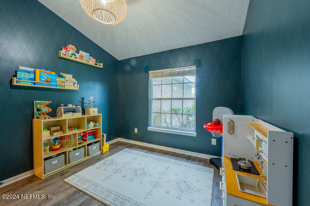 2490 BENTSHIRE Drive