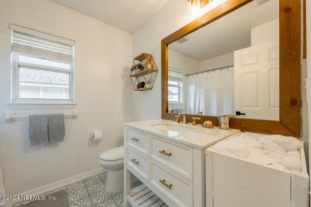 2490 BENTSHIRE Drive
