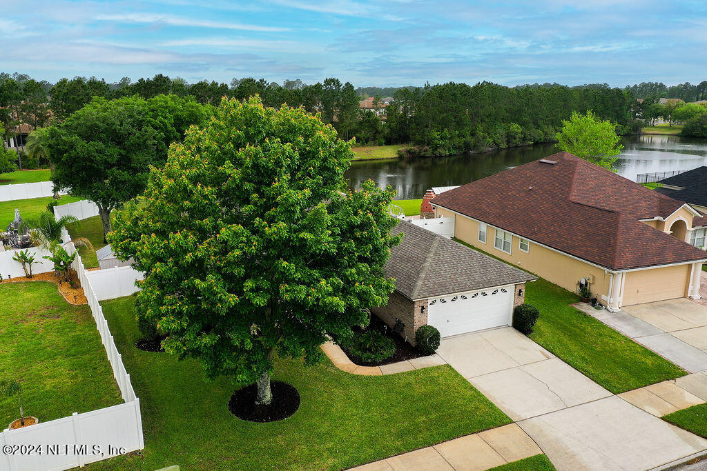 2490 BENTSHIRE Drive