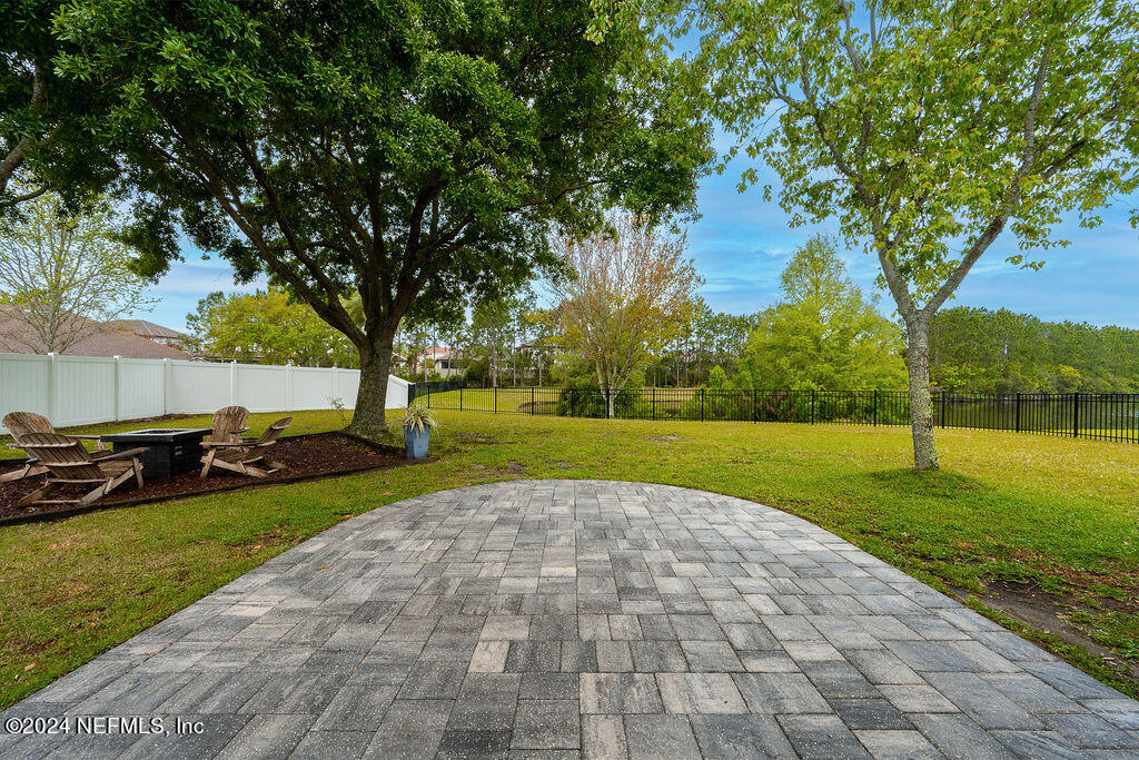 2490 BENTSHIRE Drive