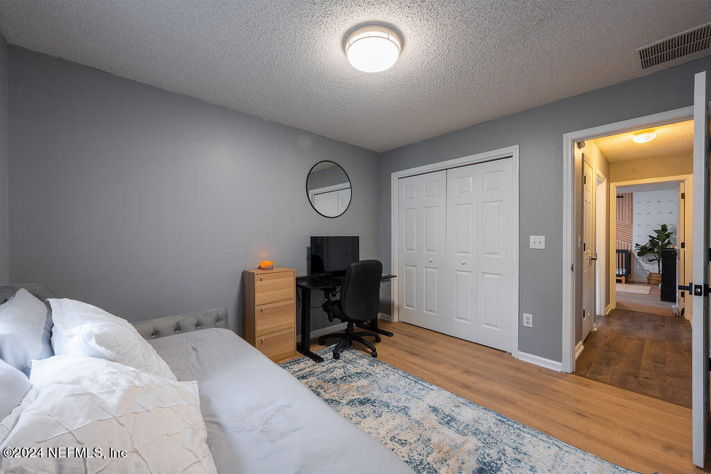 2490 BENTSHIRE Drive