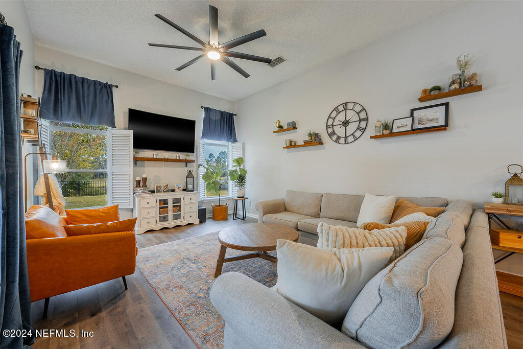 2490 BENTSHIRE Drive