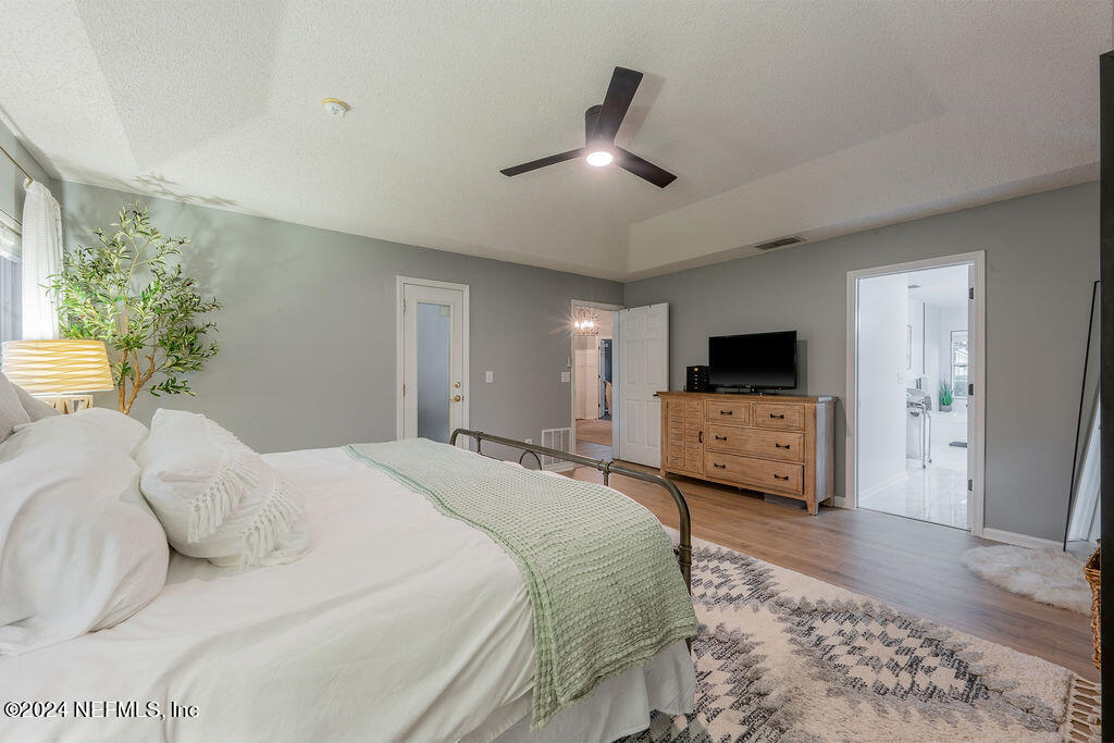 2490 BENTSHIRE Drive