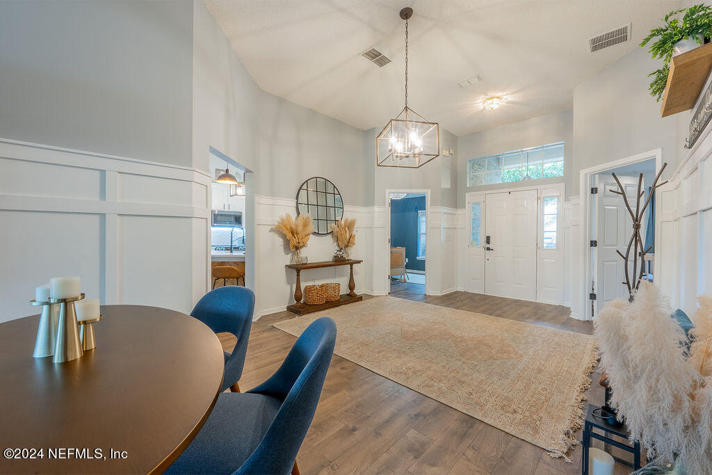 2490 BENTSHIRE Drive