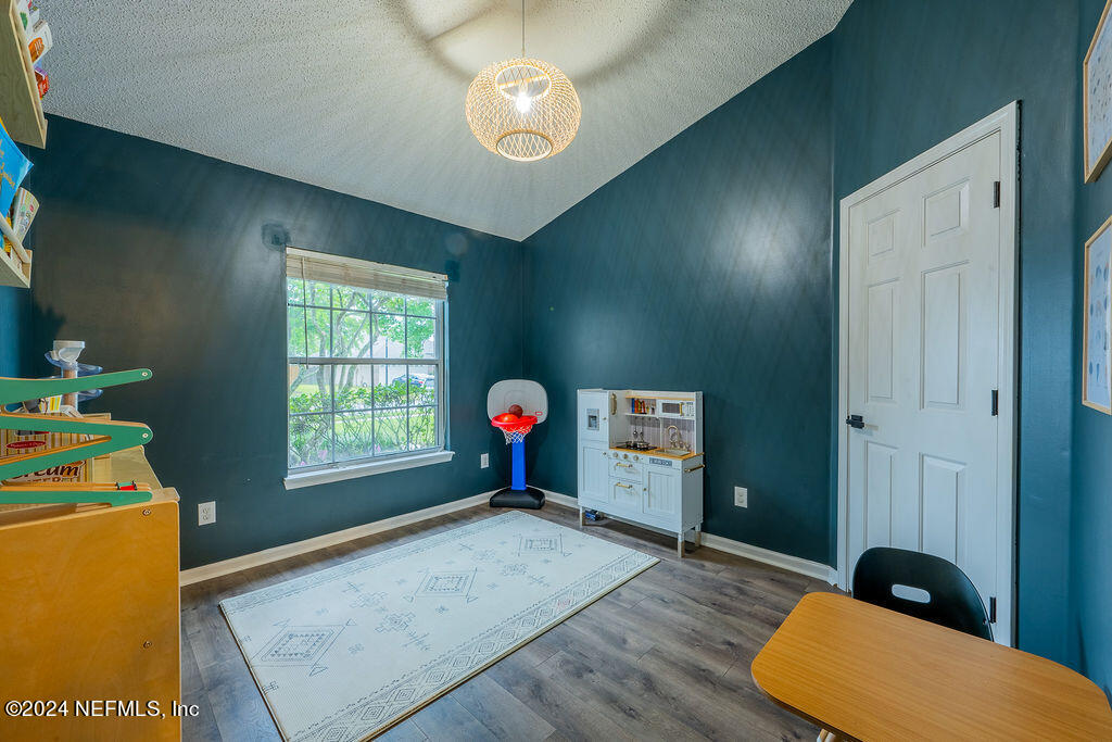 2490 BENTSHIRE Drive