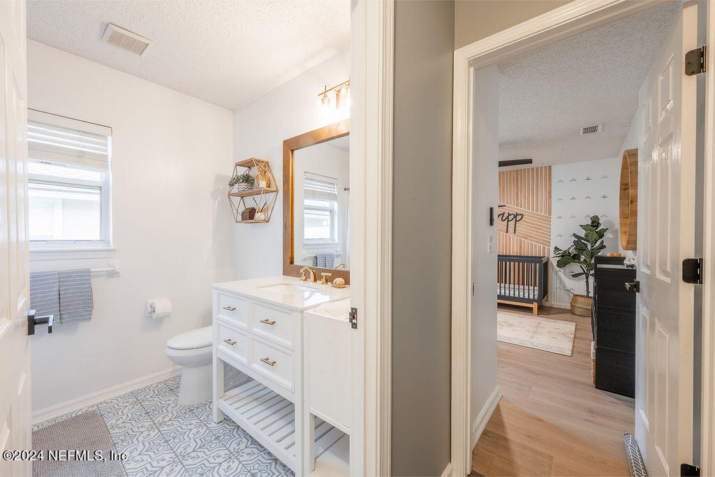 2490 BENTSHIRE Drive