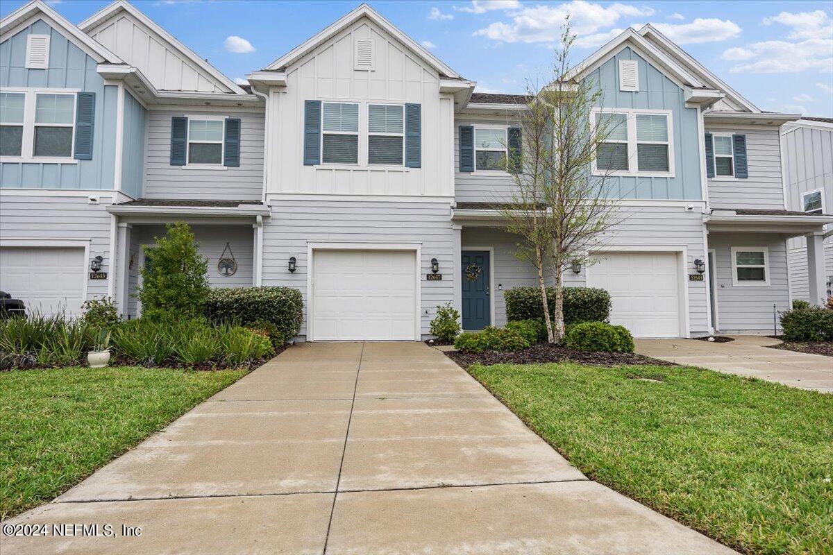 12647 JOSSLYN Lane