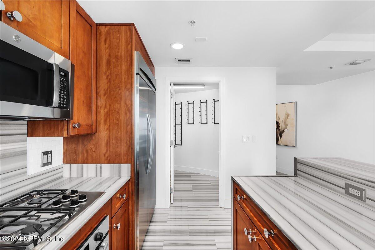 123 1ST Street S, 603