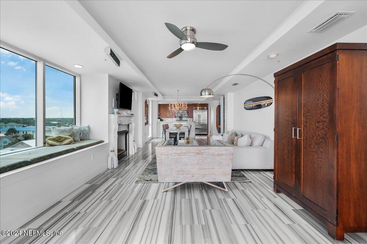 123 1ST Street S, 603