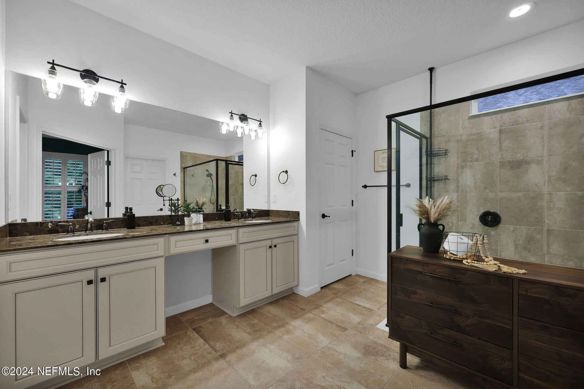 366 ASPEN LEAF Drive
