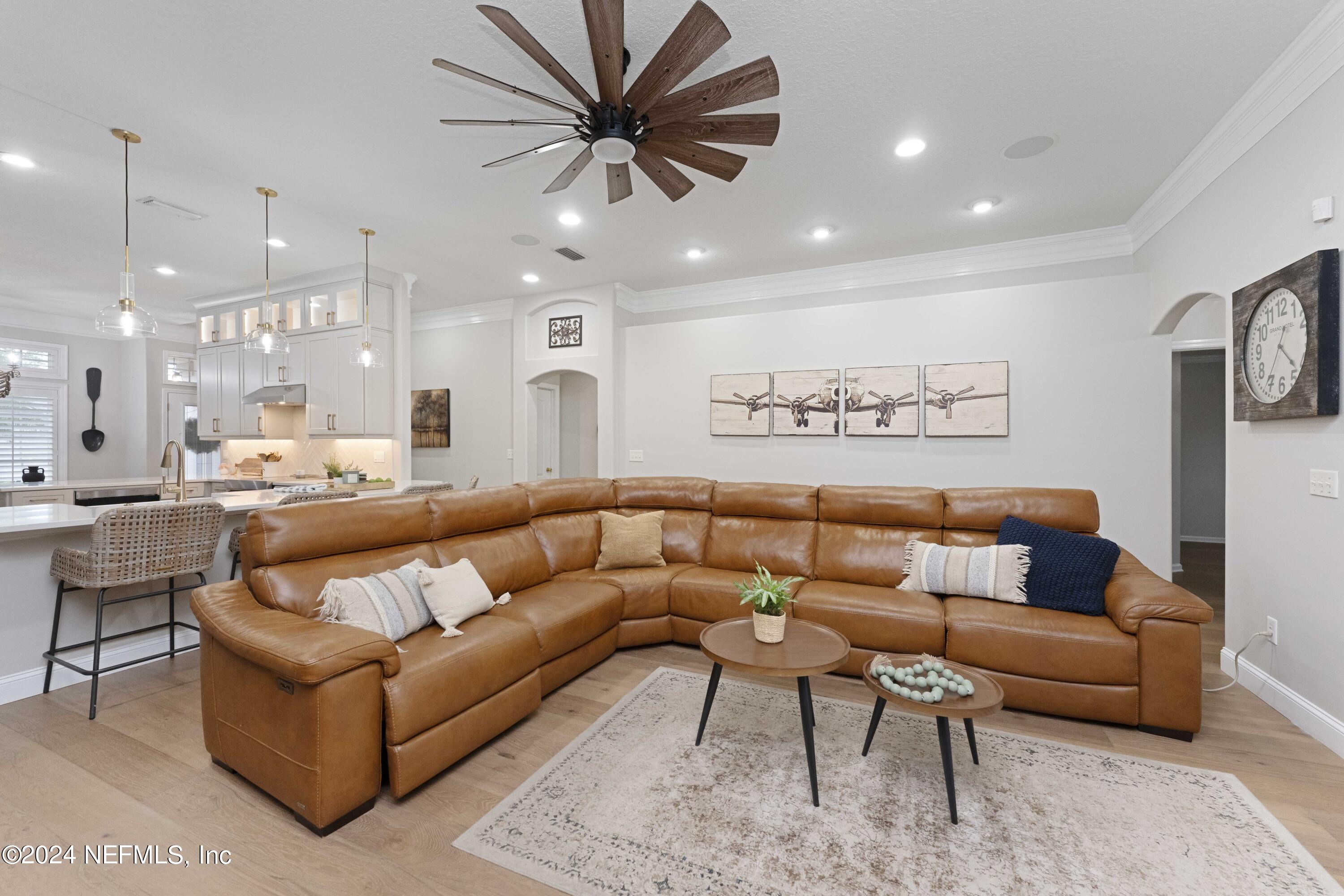 1025 HANOVER Lane