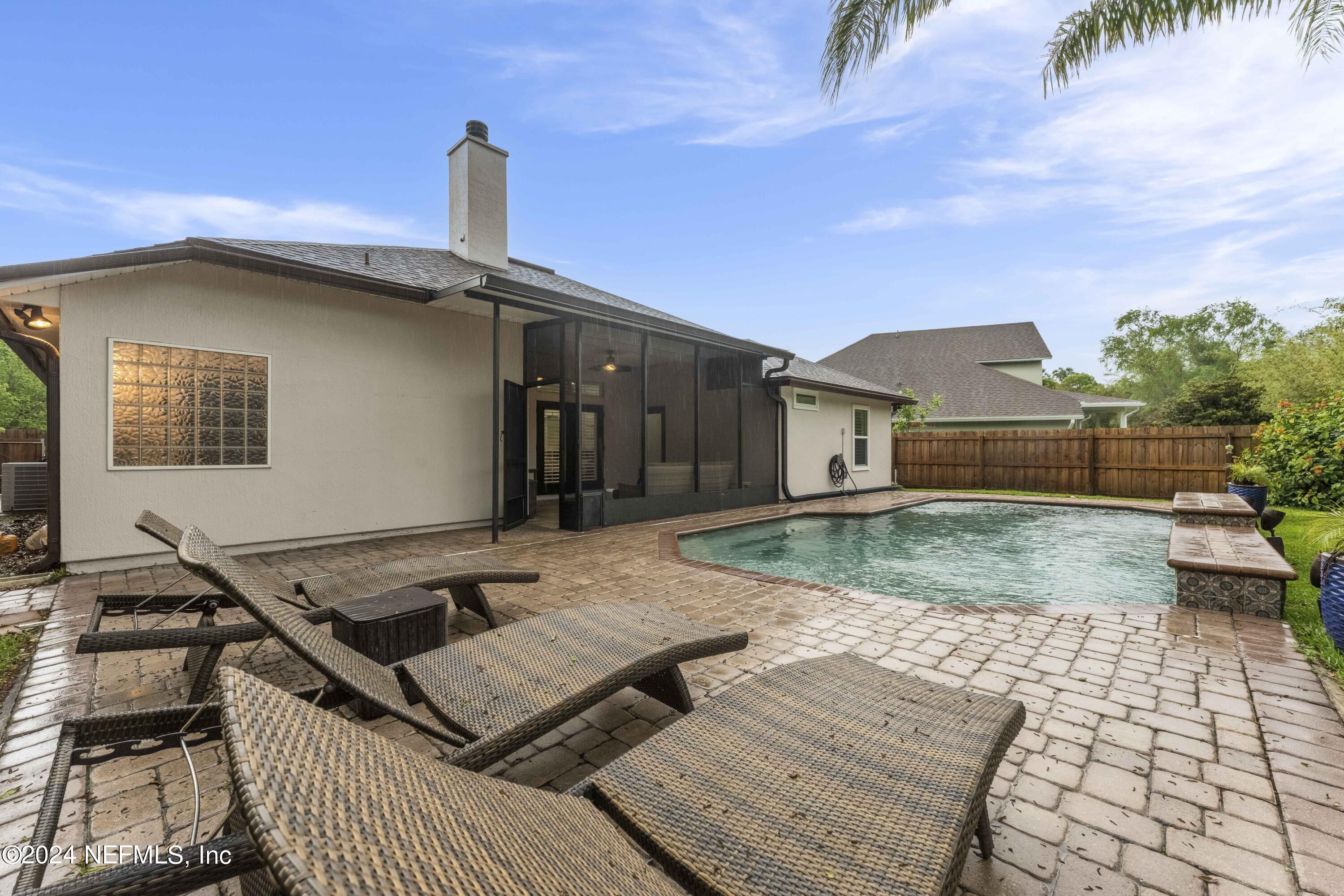 1025 HANOVER Lane