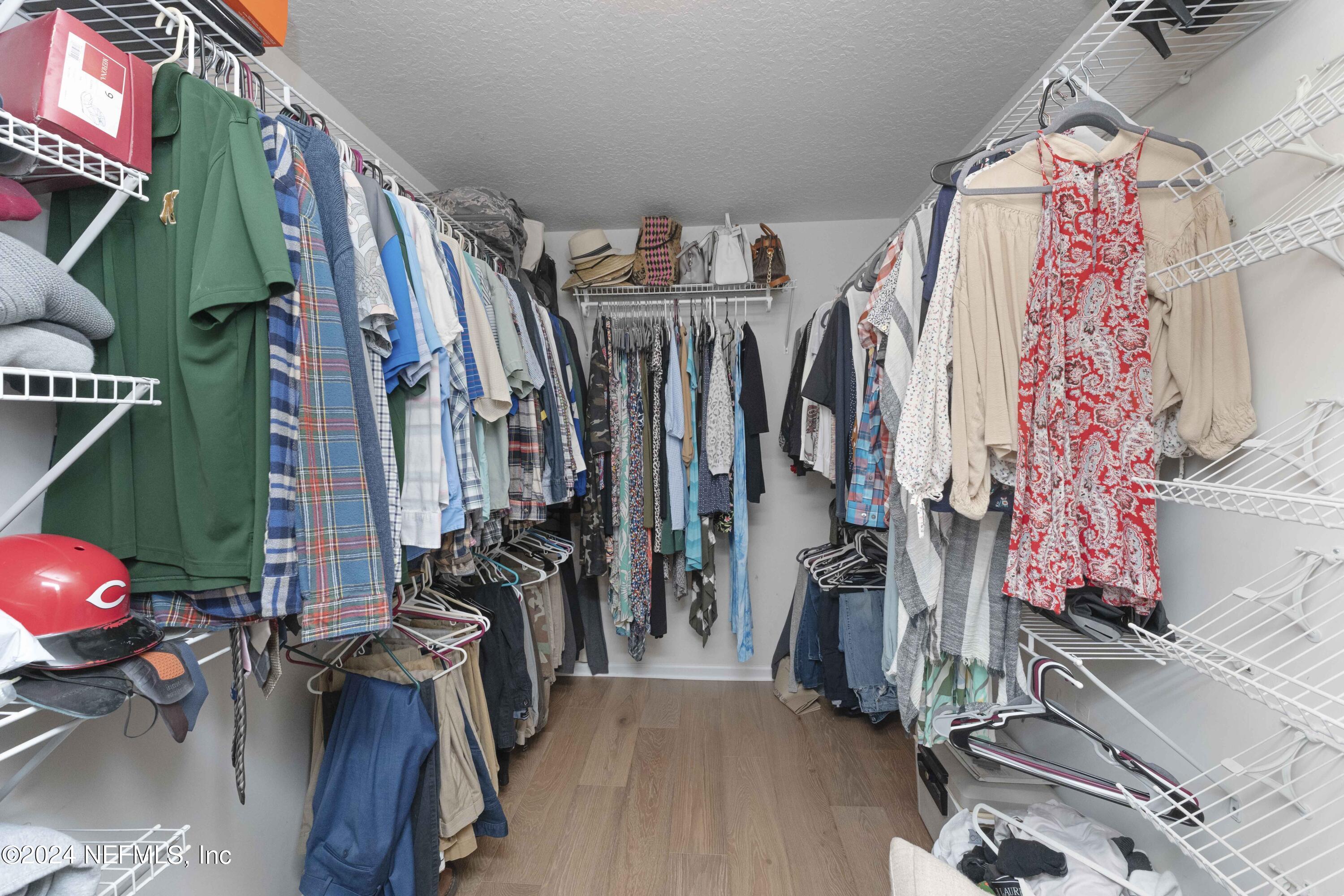 1025 HANOVER Lane