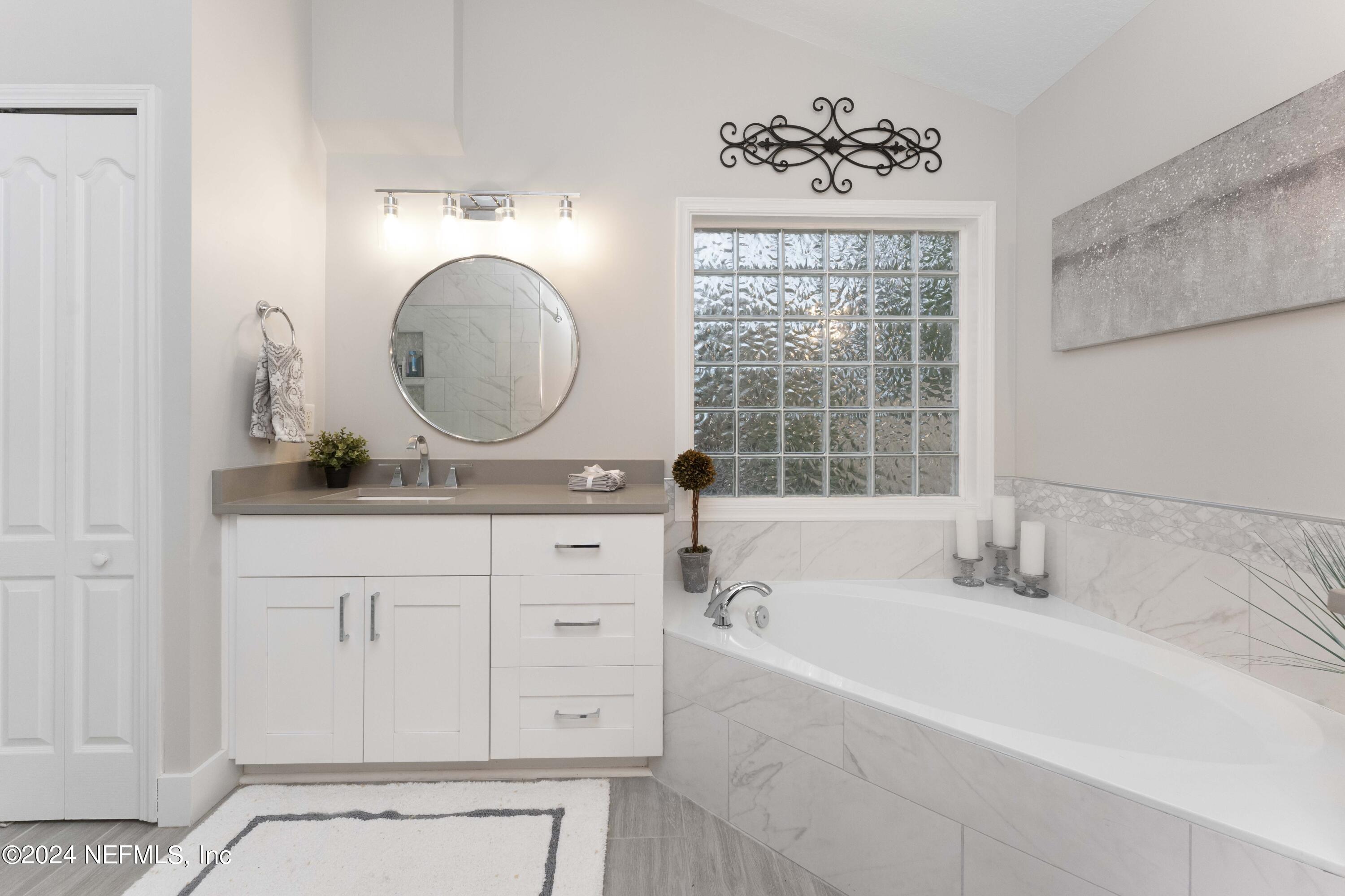 1025 HANOVER Lane