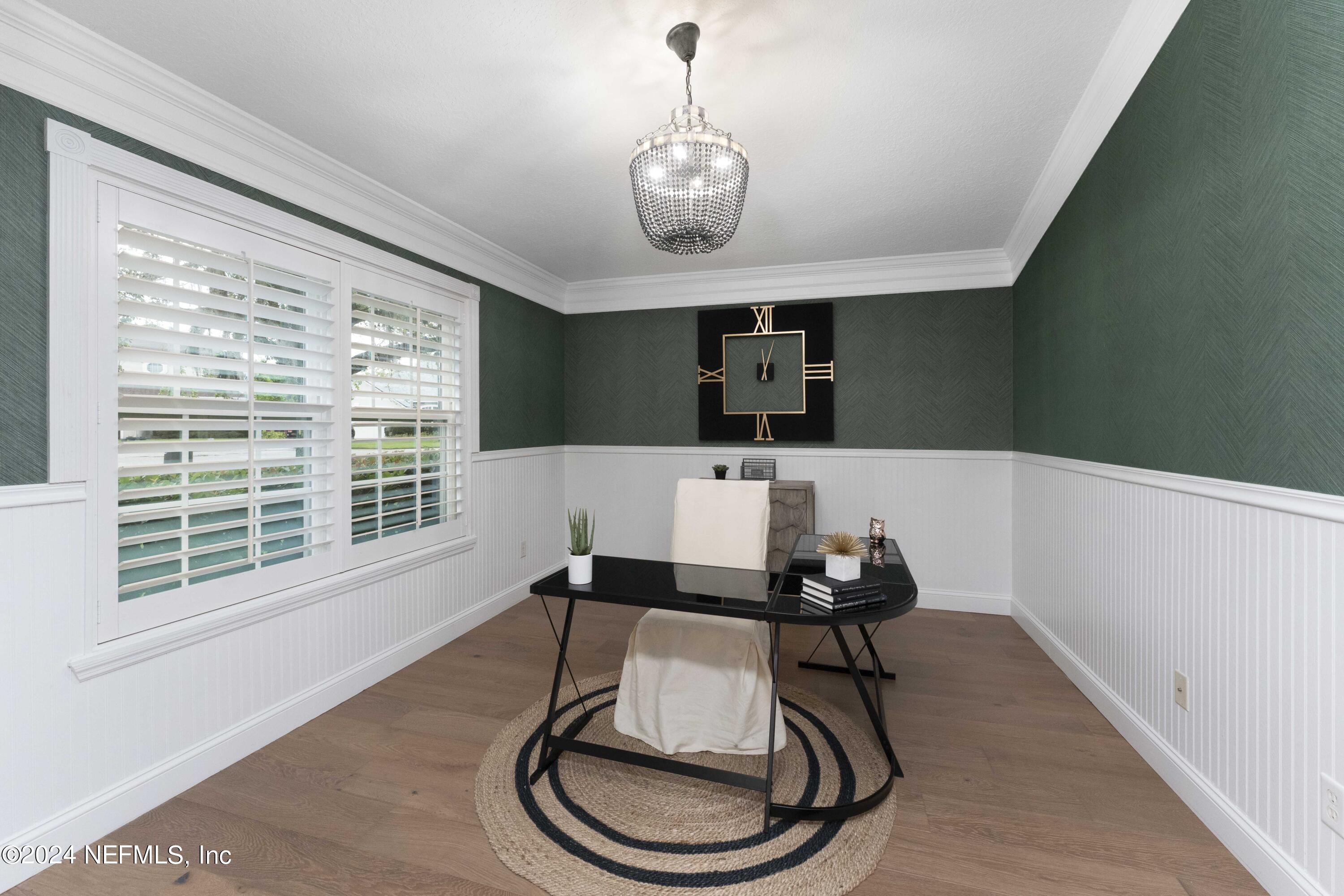 1025 HANOVER Lane