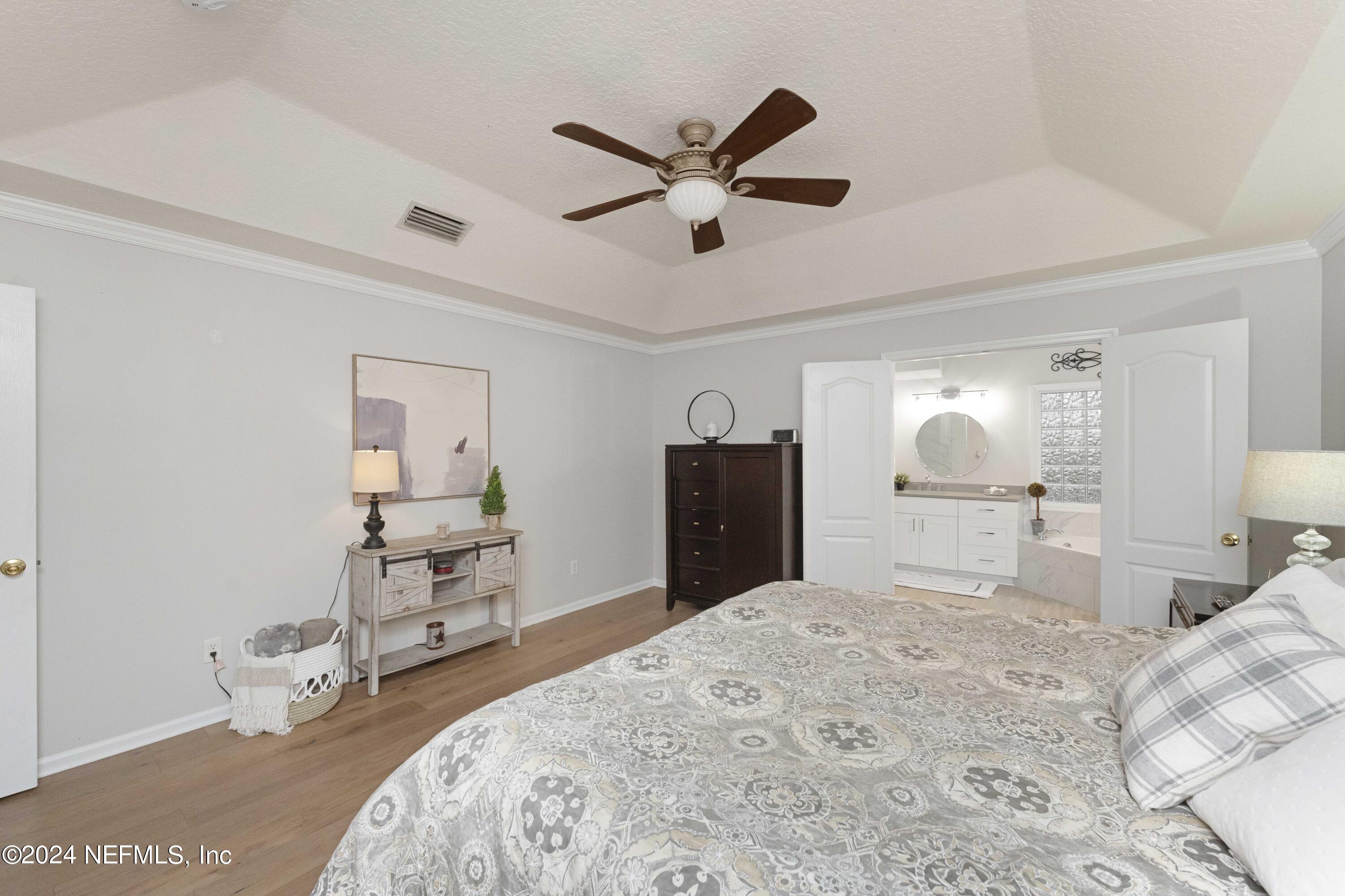 1025 HANOVER Lane