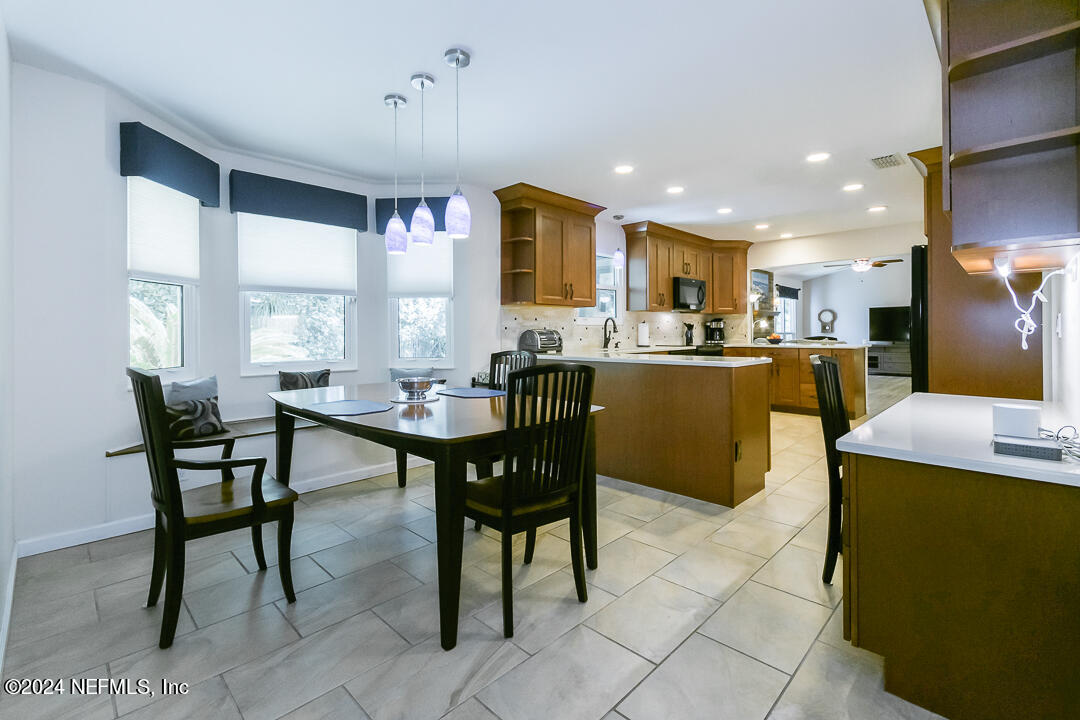 12421 VALPARISO Trail