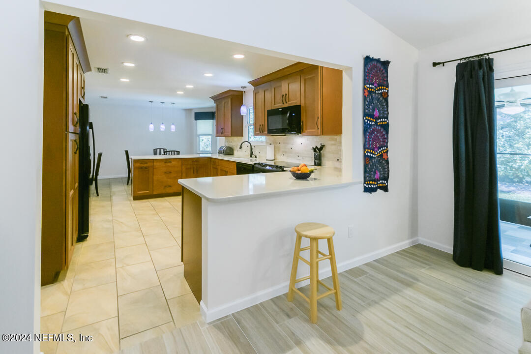 12421 VALPARISO Trail