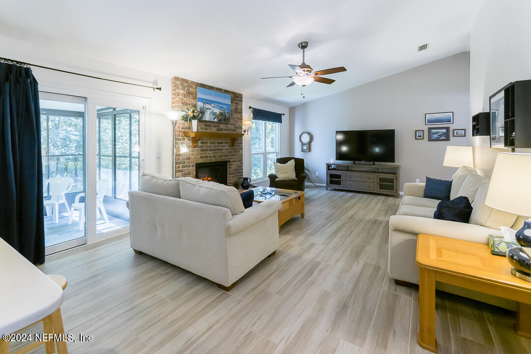 12421 VALPARISO Trail