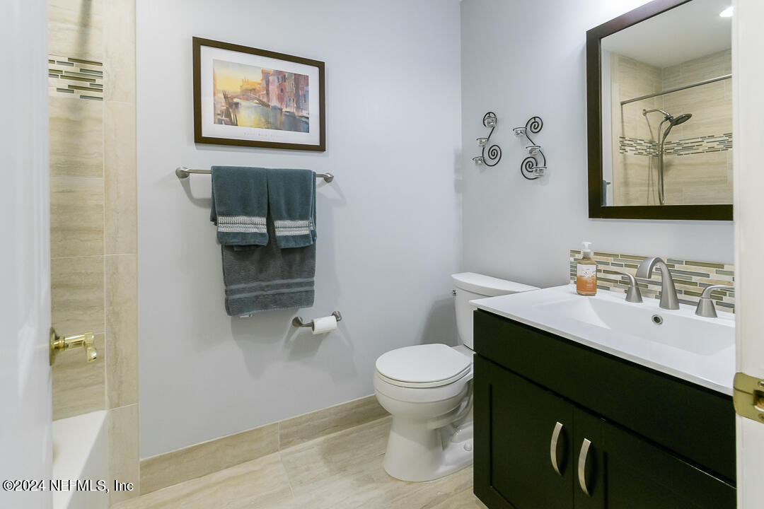 12421 VALPARISO Trail
