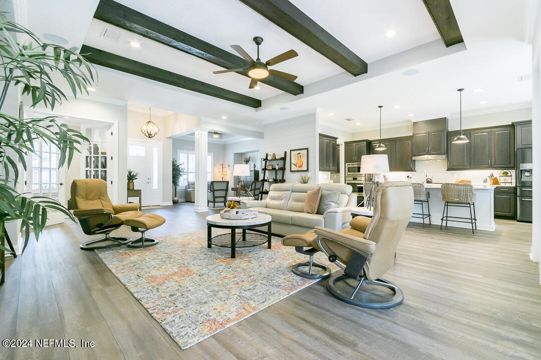 548 APPALOOSA Avenue