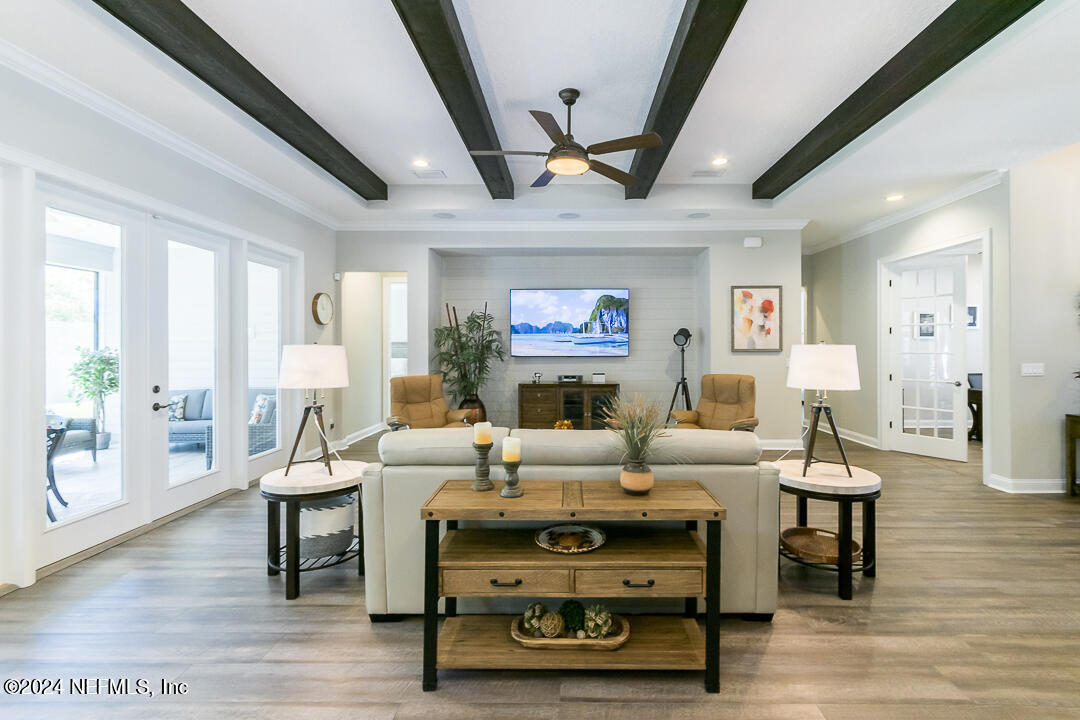 548 APPALOOSA Avenue