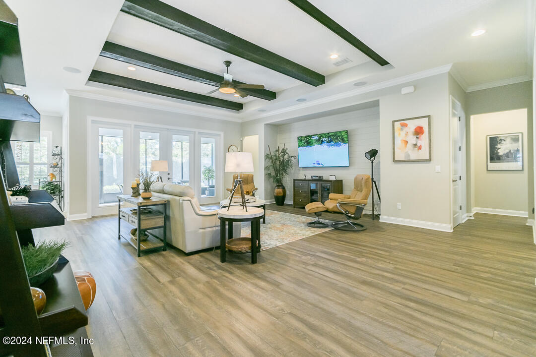 548 APPALOOSA Avenue