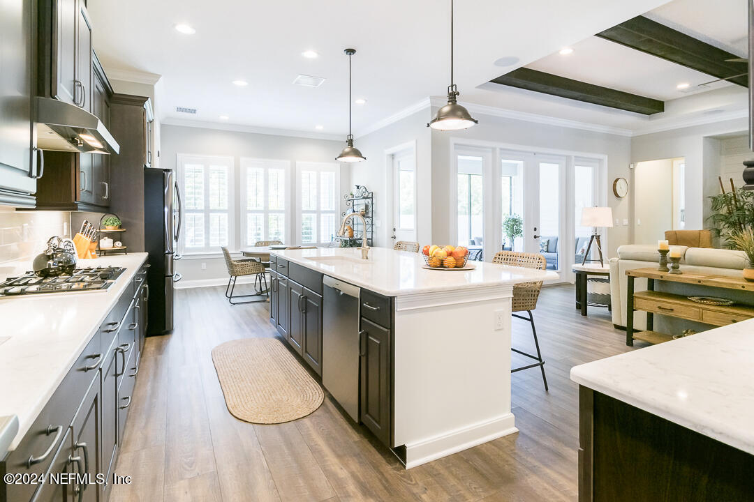 548 APPALOOSA Avenue