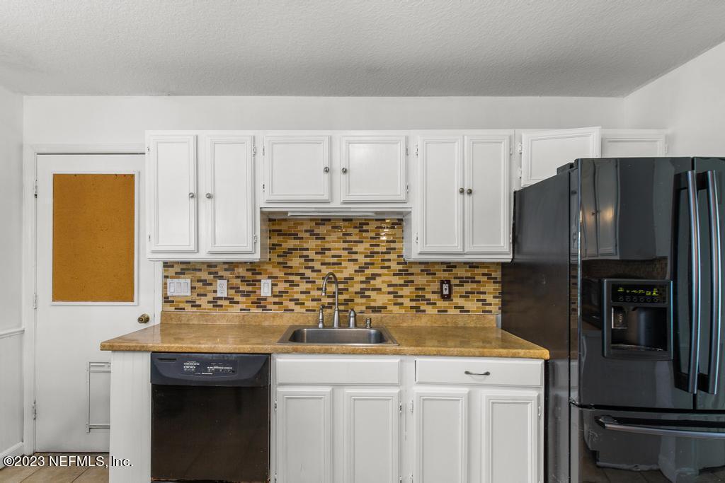 5960 ORCHARD POND Drive