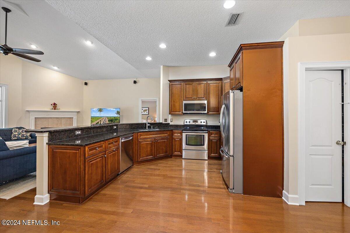 13781 HARBOR CREEK Place