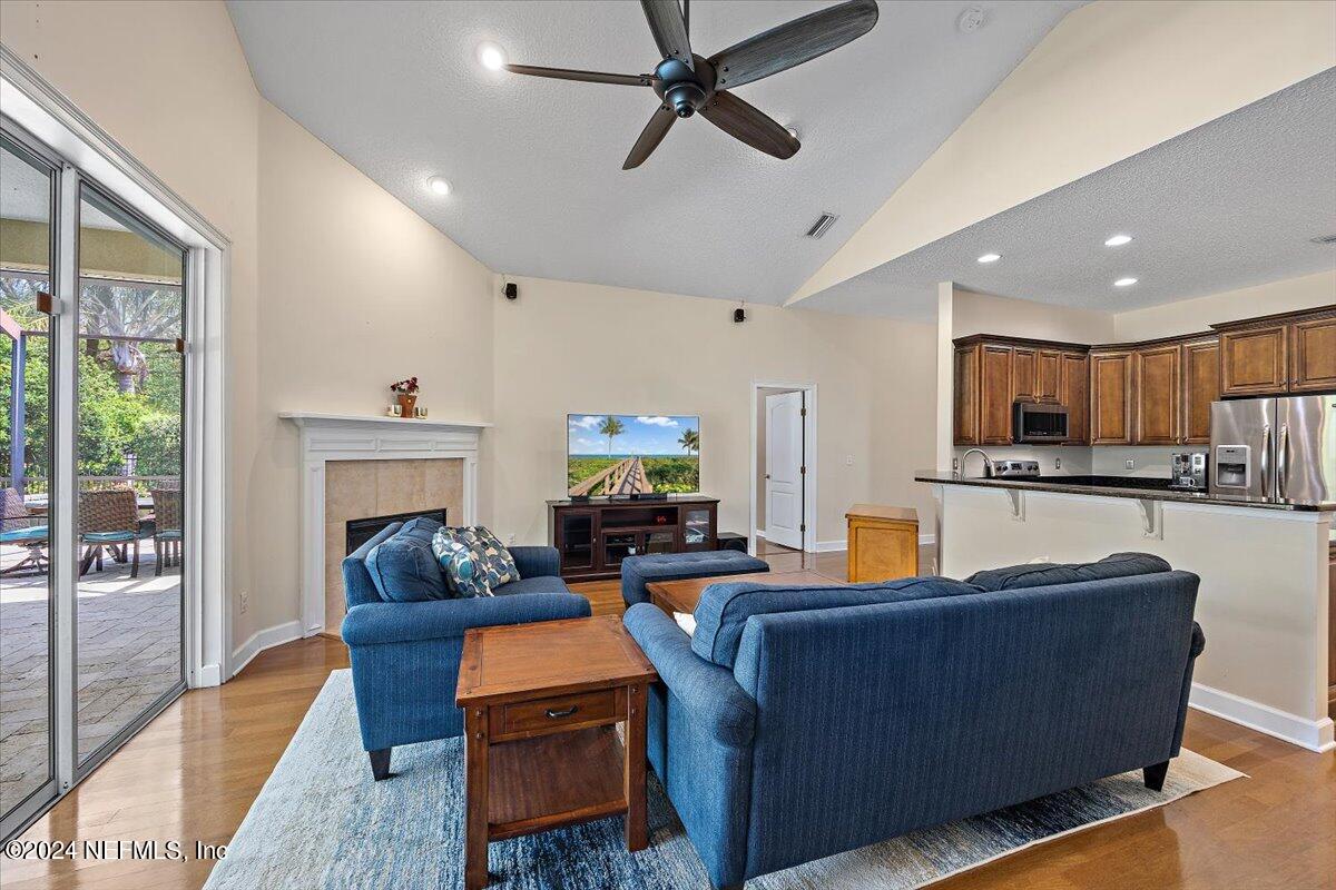 13781 HARBOR CREEK Place