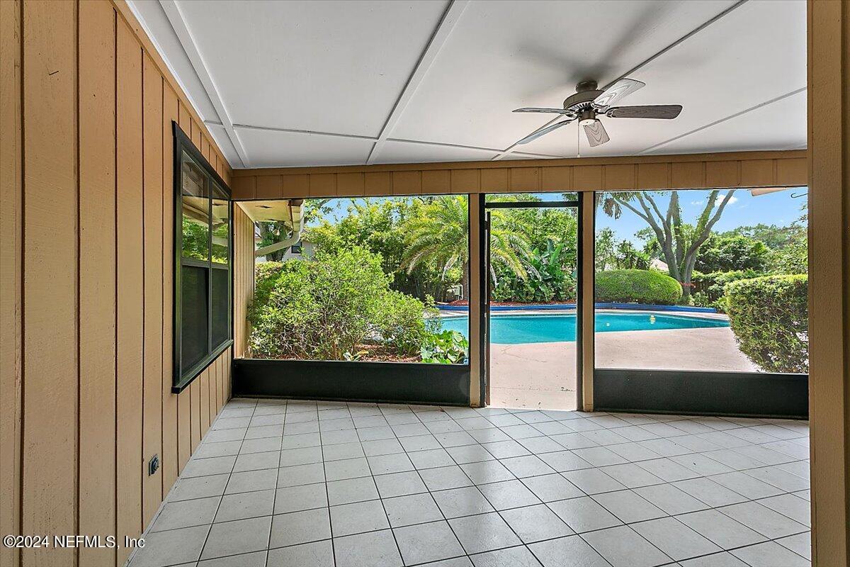305 EDINBURGH Lane