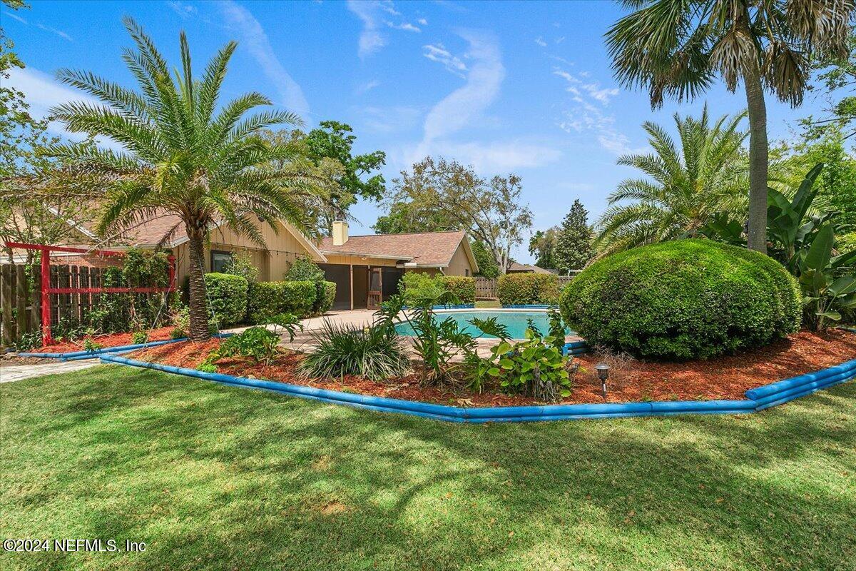 305 EDINBURGH Lane