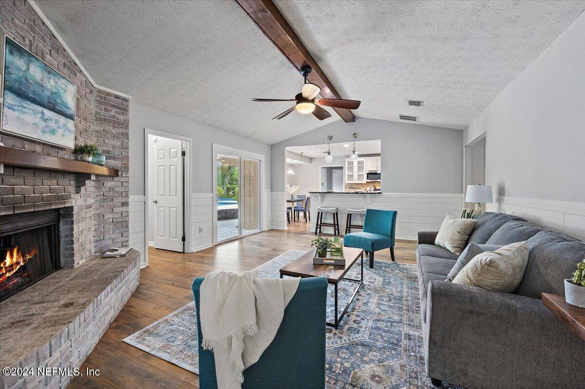 305 EDINBURGH Lane