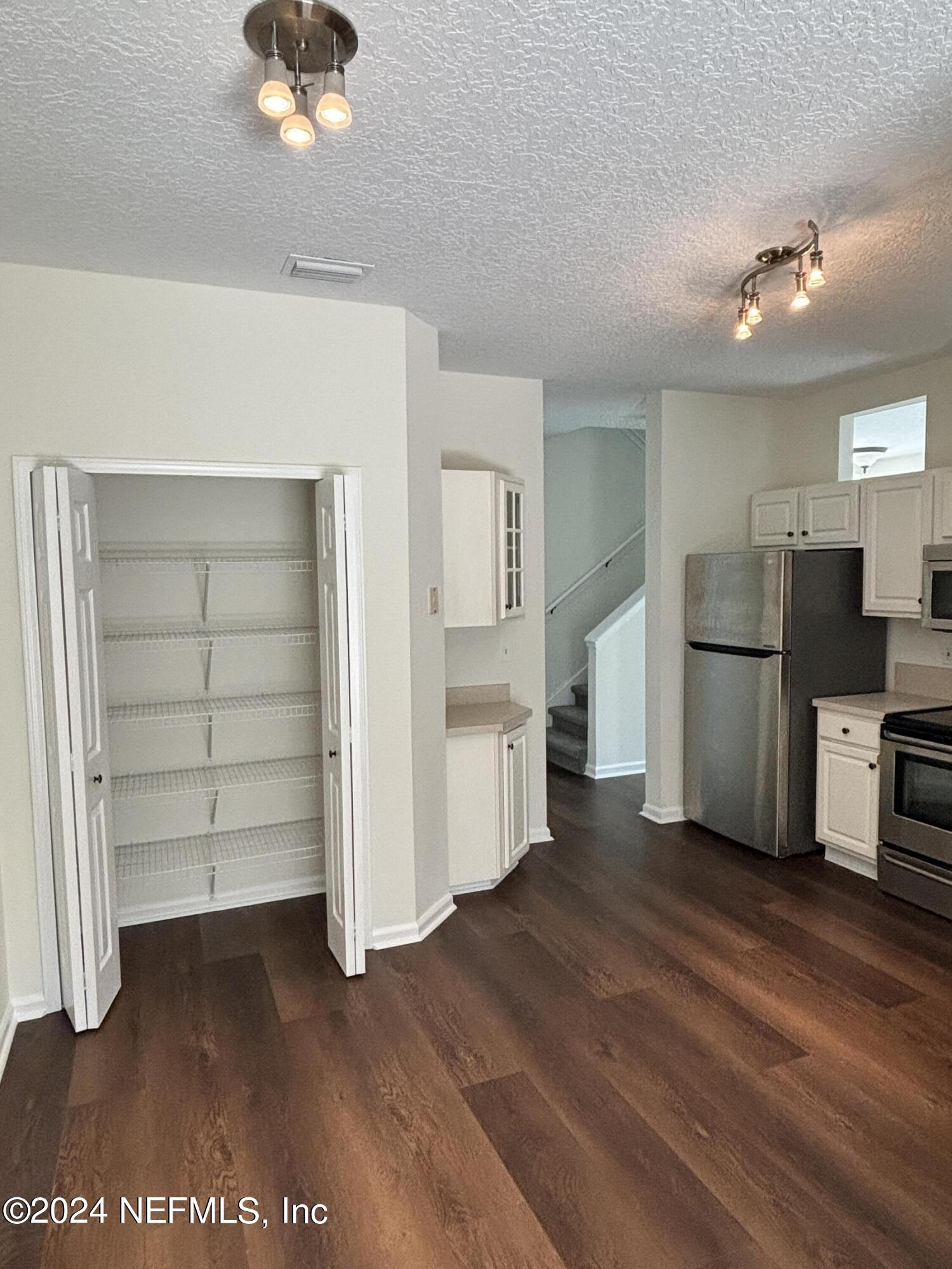 124 SHELBYS COVE Court