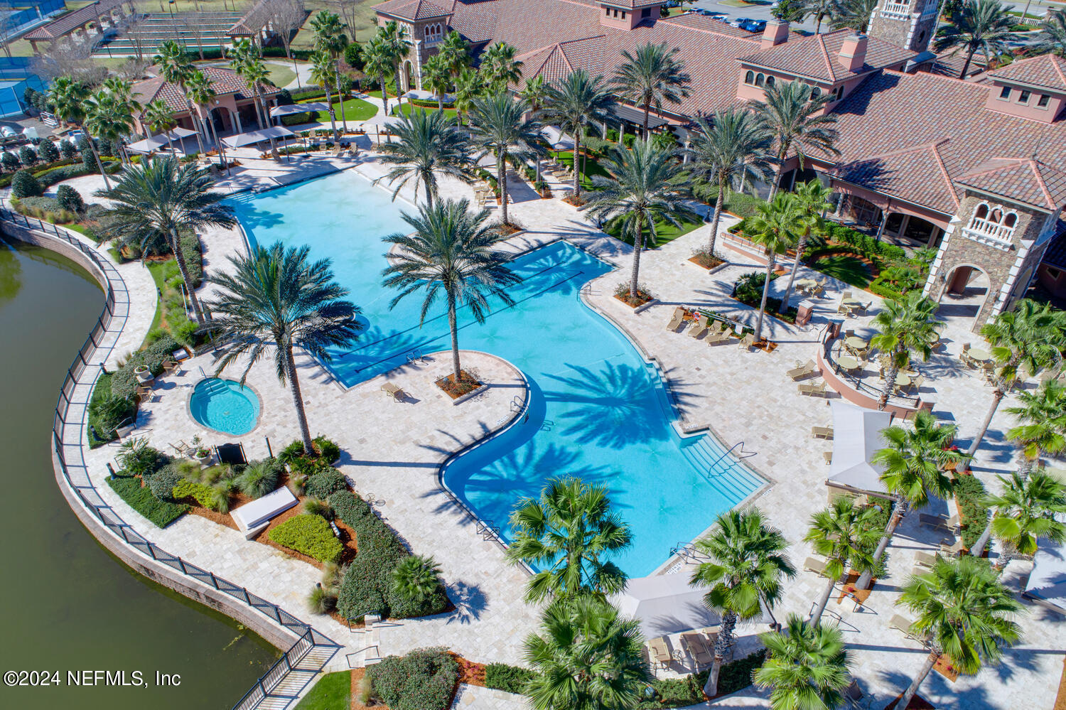 426 MANGROVE THICKET Boulevard