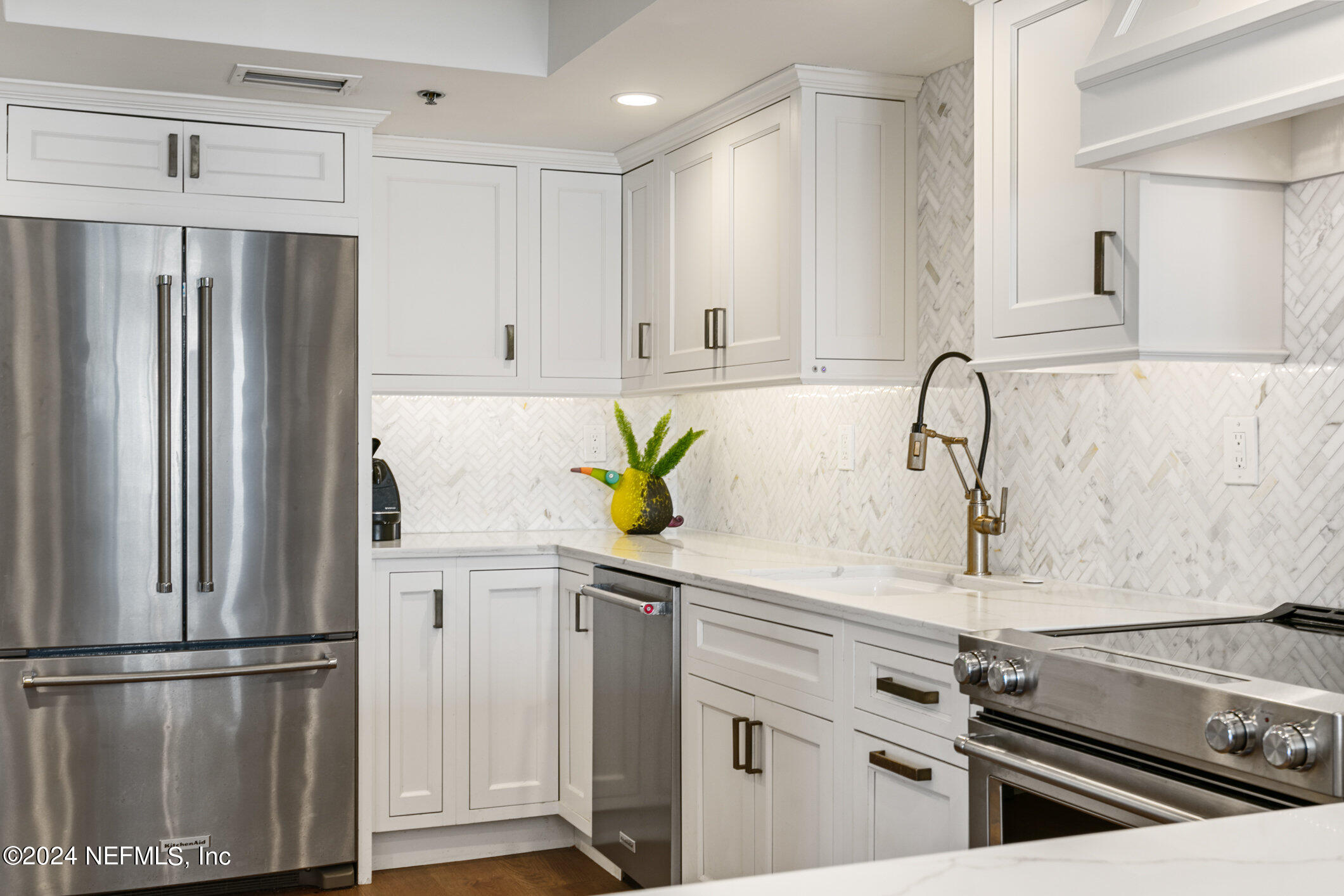 505 LANCASTER Street, 10D