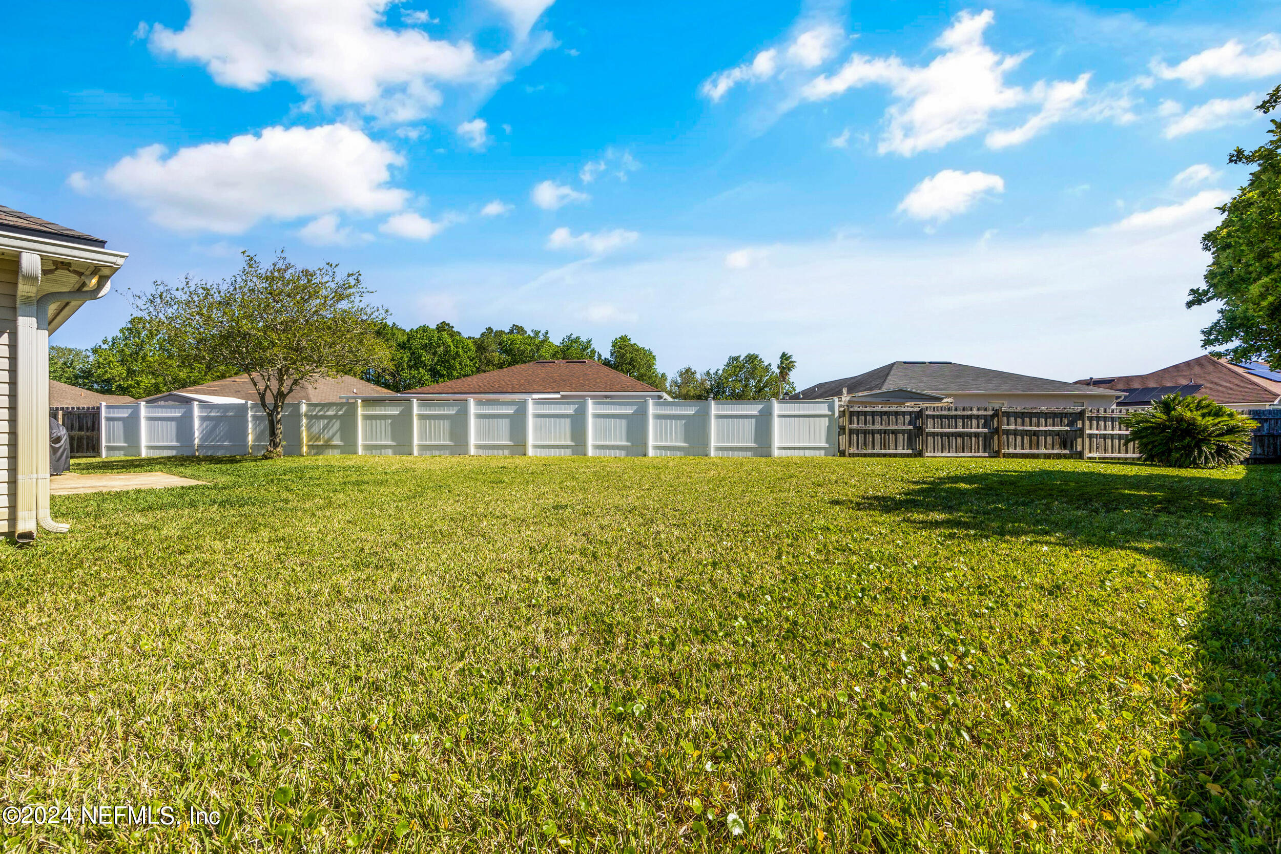 11189 WINDLESHAM Court