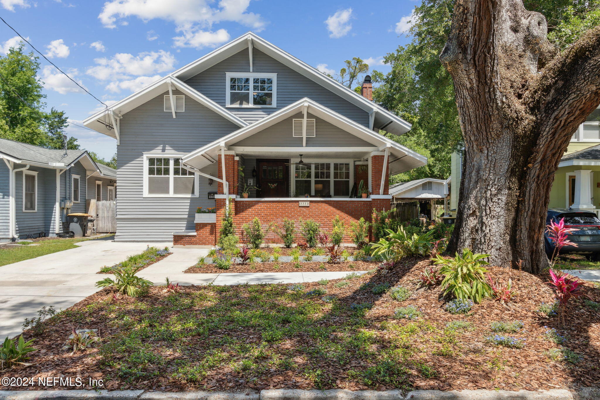 2223 DELLWOOD Avenue